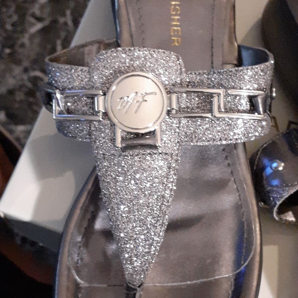 Sandals - Picture 4 of 4